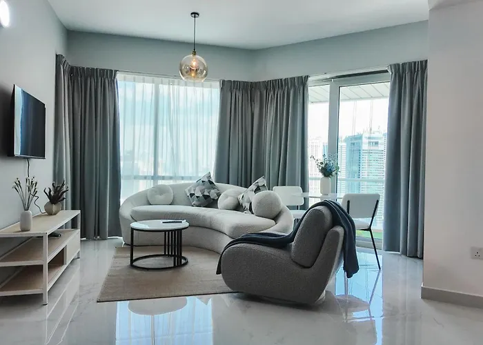 Sky High 2Br Stay Amazing Marina Views Near Metro & Mall
