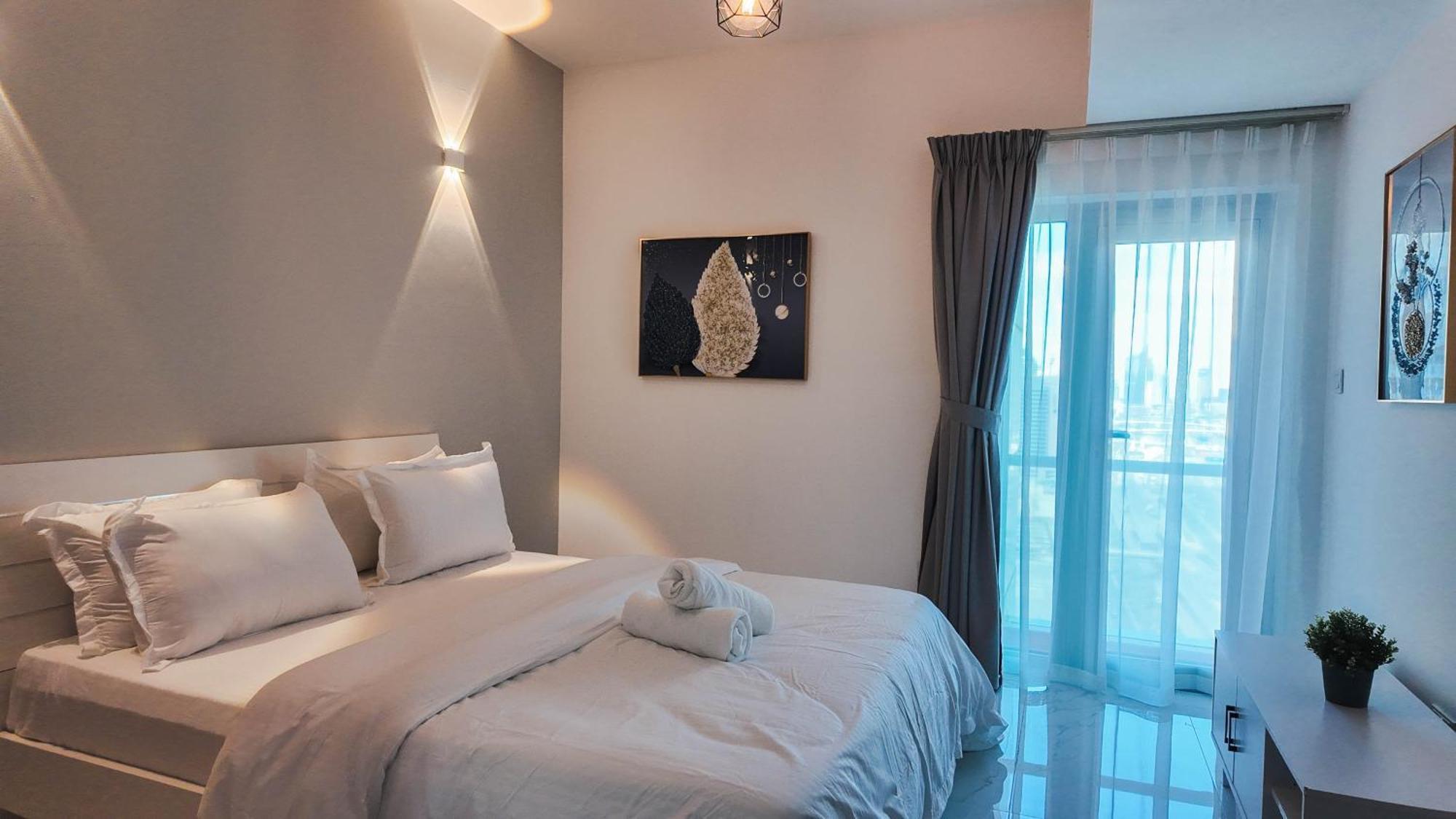 Sky High 2br Amazing Marina Views Near Metro & Mall *
