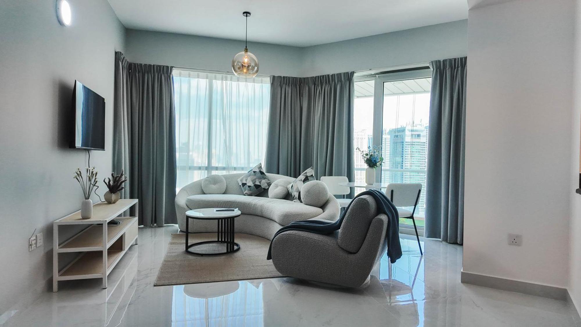 Sky High 2br Amazing Marina Views Near Metro & Mall Apartment