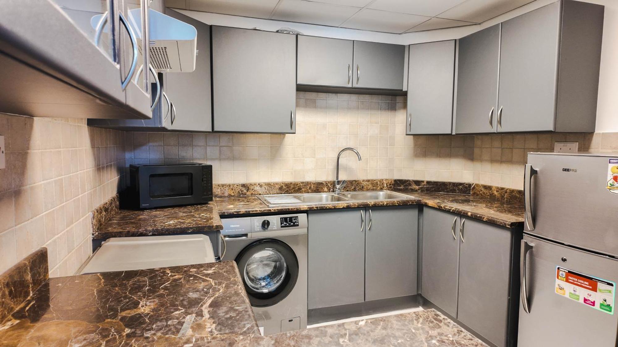 Sky High 2br Amazing Marina Views Near Metro & Mall