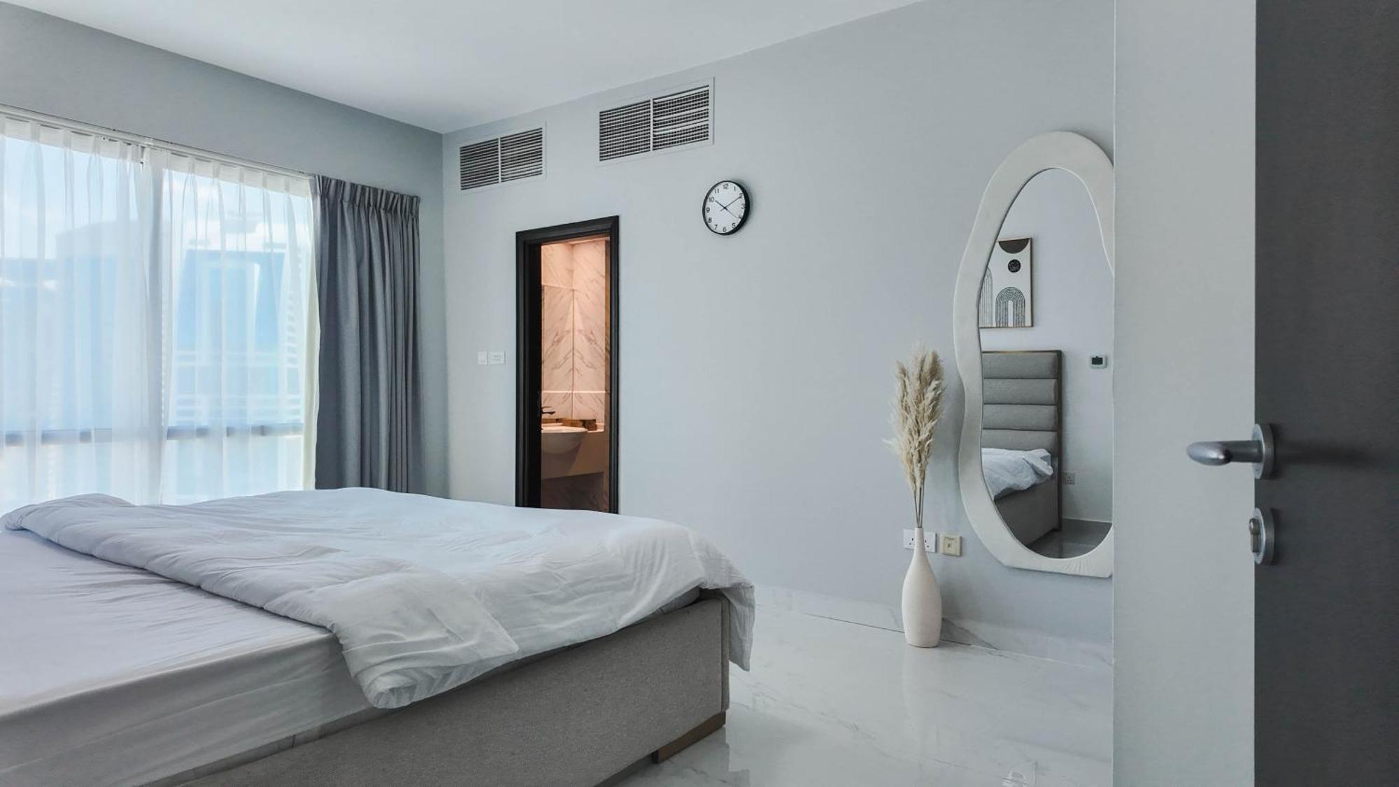 Sky High 2br Amazing Marina Views Near Metro & Mall * Dubai
